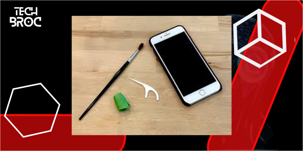 Clean the Microphone Openings of iphone